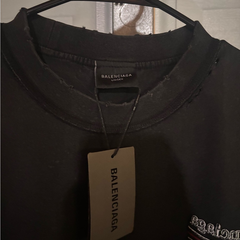 Balenciaga distressed shirt size L (US XL) brand new. Shoot me an offer! - Picture 3 of 4